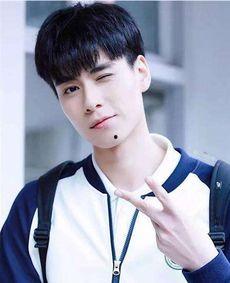 娱乐吃瓜爆料张栋梁视频,娱乐吃瓜背后的真相揭秘