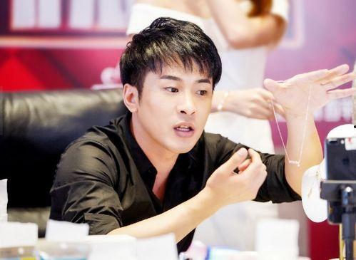 头条夫妻网红组合是谁,揭秘头条热门夫妻档背后的故事