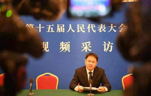 头条记者是谁创立的,揭秘新闻界传奇人物创立背后的故事