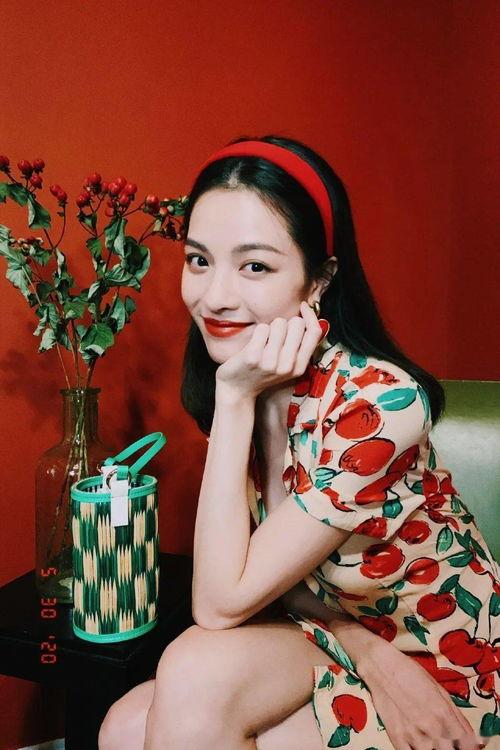 女明星同款红色发箍,女明星同款红色发箍，演绎时尚新潮流