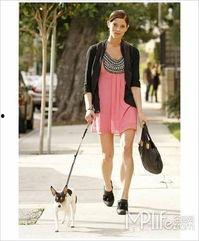 女明星穿的户外装,女明星们的潮流穿搭解析